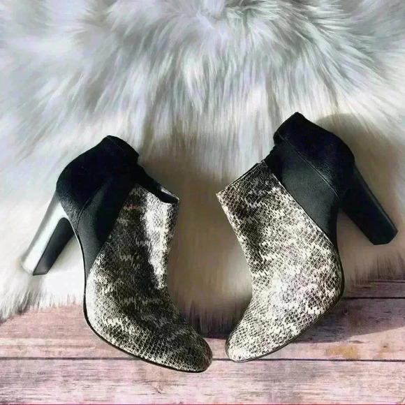 Trina Turk Ankle Heels Booties Shoes Sz 11 - Picture 2 of 8